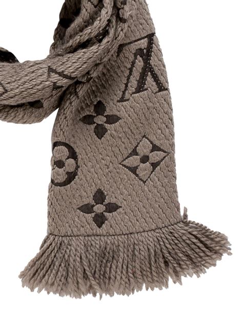 louis vuitton logomania scarf review|louis vuitton signature scarf.